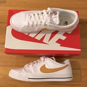 Worn once, Nike Court Legacy Sneaker! Like new! Original box included